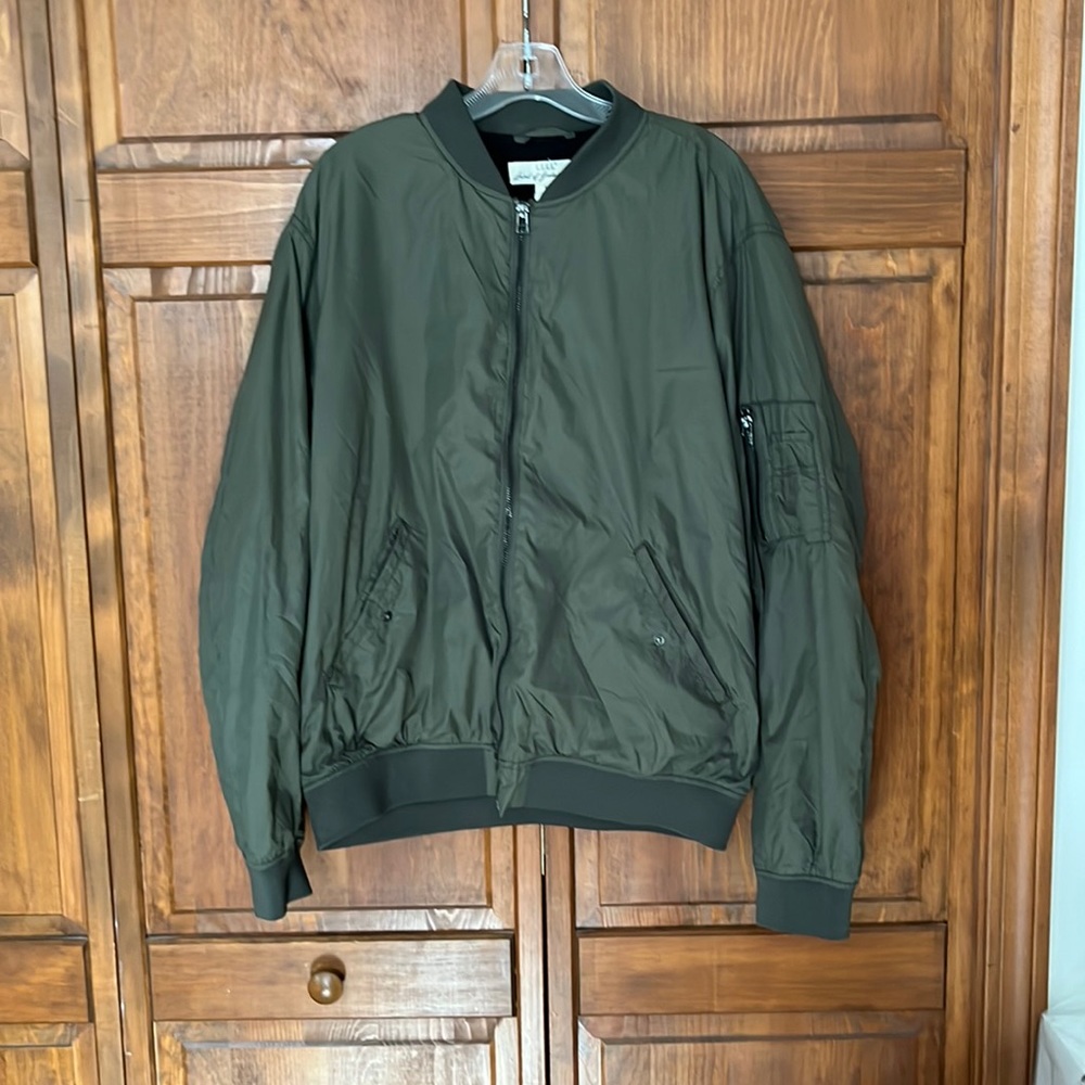 H&M | Men’s bomber jacket | olive green | Sz. XL